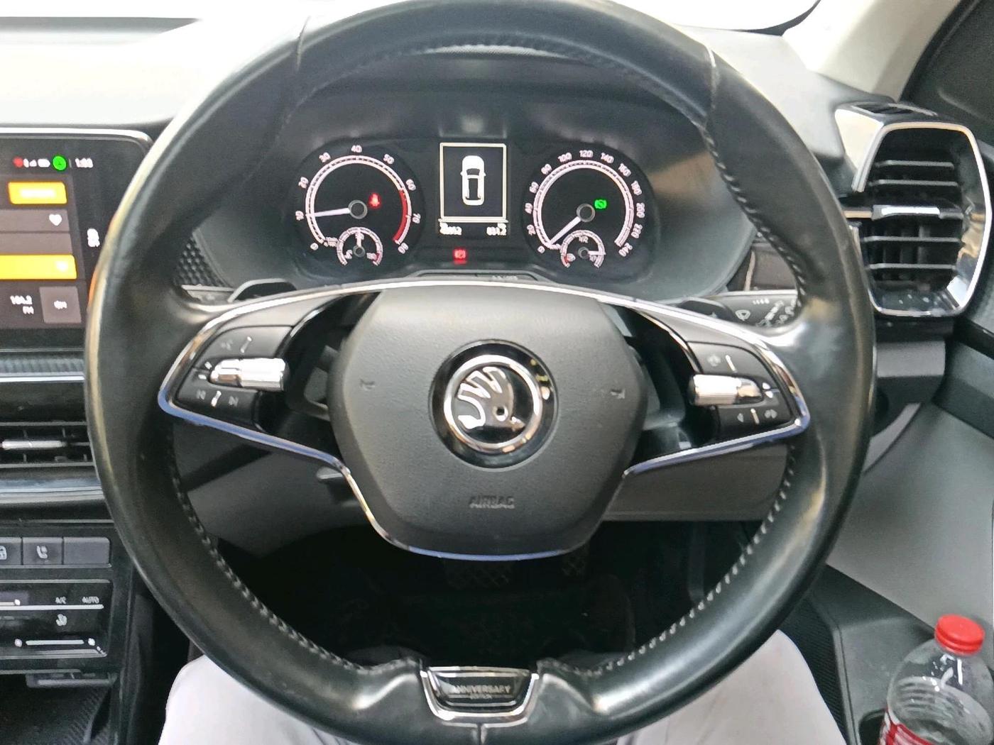 2022 Skoda KUSHAQ STYLE 1.0L TSI AT (6 AIRBAGS), Petrol, Automatic, 40,954 km, interior