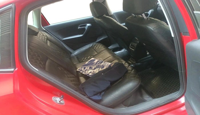 2018 Volkswagen Polo HIGHLINE PLUS 1.0 16 ALLOY, Petrol, Manual, 1,06,356 km, interior