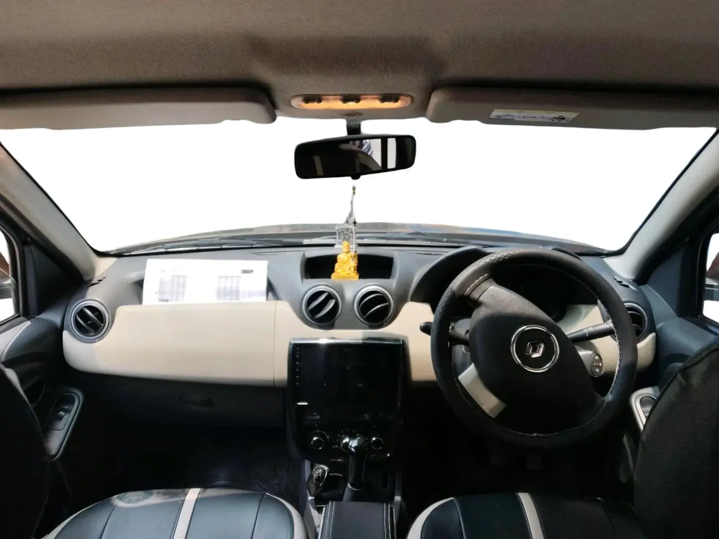 2013 Renault Duster 85 PS RXL DIESEL, Diesel, Manual, 1,15,404 km, interior