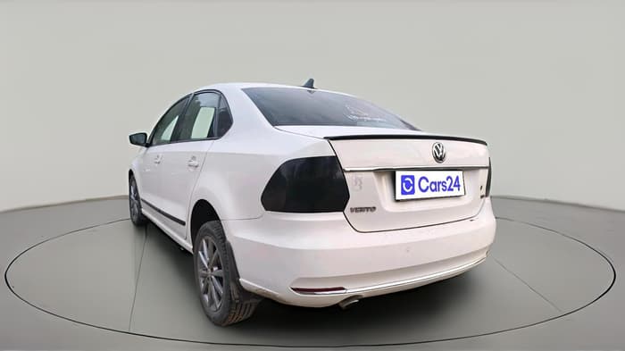 2015 Volkswagen Vento HIGHLINE 1.5 AT, Diesel, Automatic, 1,82,997 km, exterior