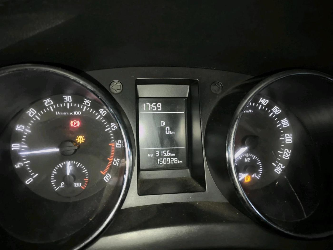 2011 Skoda Yeti AMBITION 2.0 TDI CR 4X2, Diesel, Manual, 1,50,928 km, interior