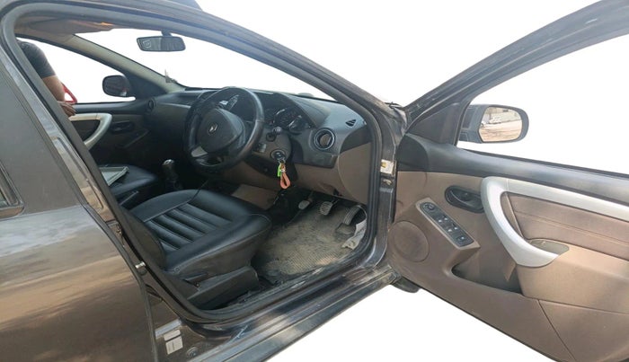 2018 Renault Duster RXL PETROL, Petrol, Manual, 57,313 km, interior