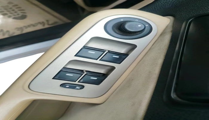 2012 Tata Indica Vista VX QUADRAJET, Diesel, Manual, 83,846 km, interior