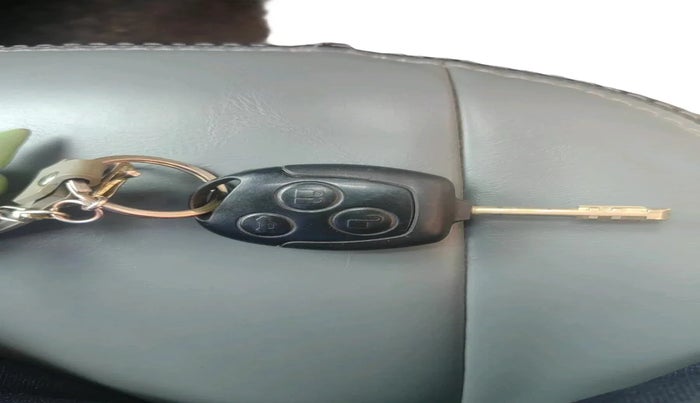 2011 Ford Fiesta ZXI 1.6 ABS PETROL, Petrol, Manual, 1,21,907 km, interior