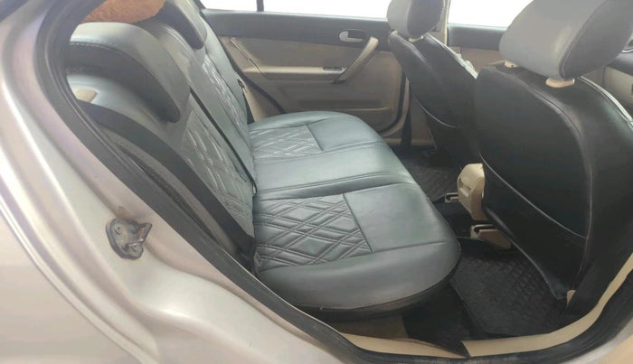 2011 Ford Fiesta ZXI 1.6 ABS PETROL, Petrol, Manual, 1,21,907 km, interior