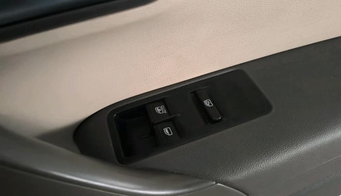 2012 Volkswagen Vento TRENDLINE 1.6, Petrol, Manual, 52,491 km, interior