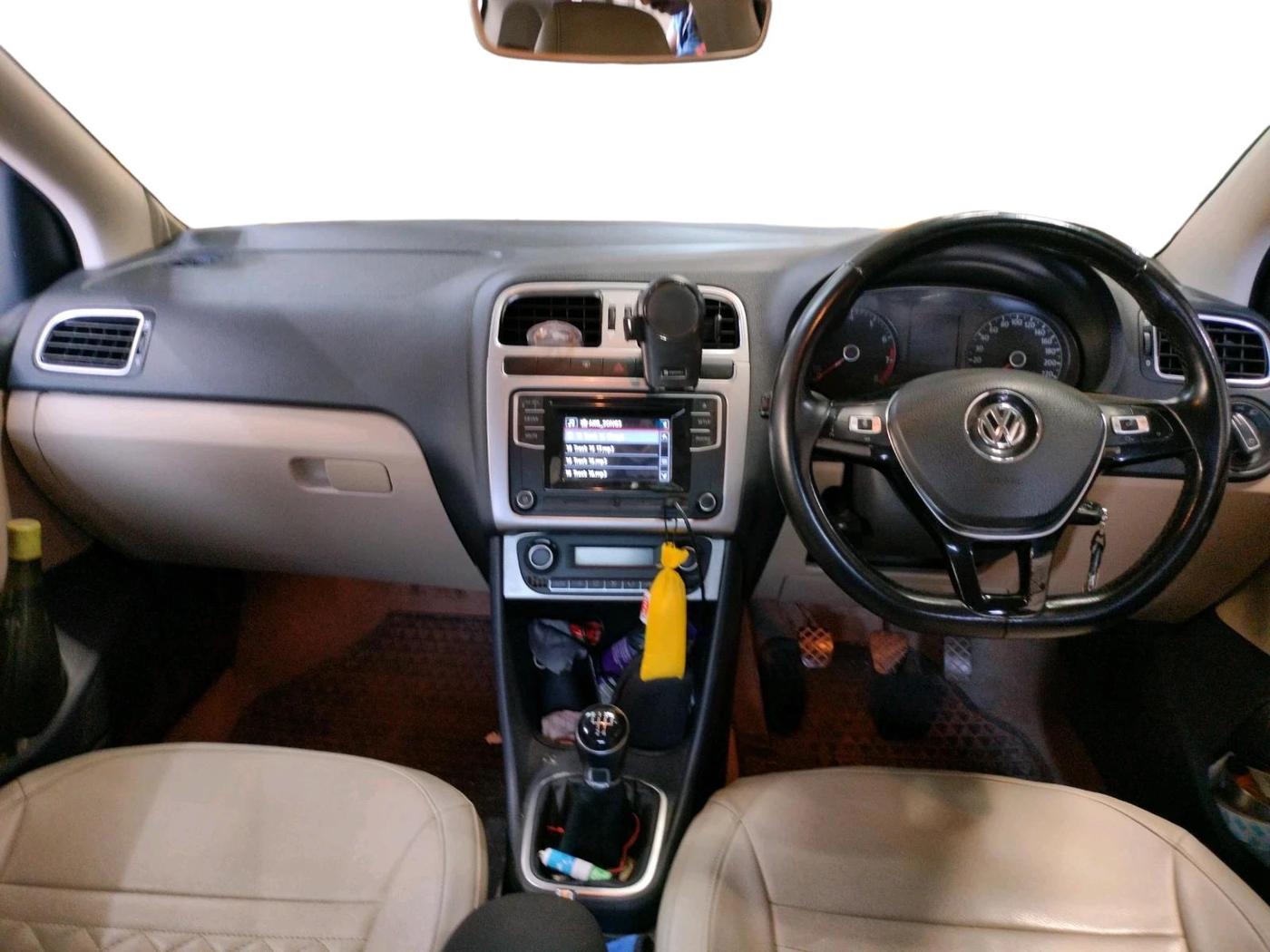 2016 Volkswagen Ameo HIGHLINE1.2L, Petrol, Manual, 93,618 km, interior