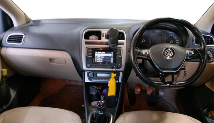 2016 Volkswagen Ameo HIGHLINE1.2L, Petrol, Manual, 93,618 km, interior