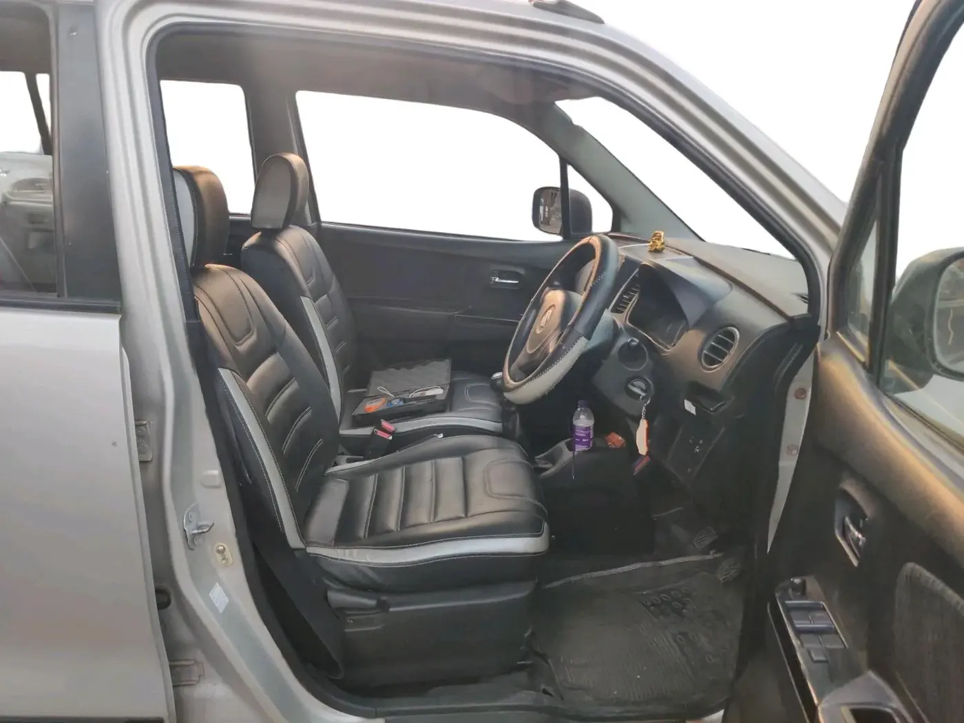 2013 Maruti Wagon R Stingray VXI, Petrol, Manual, 84,756 km, interior