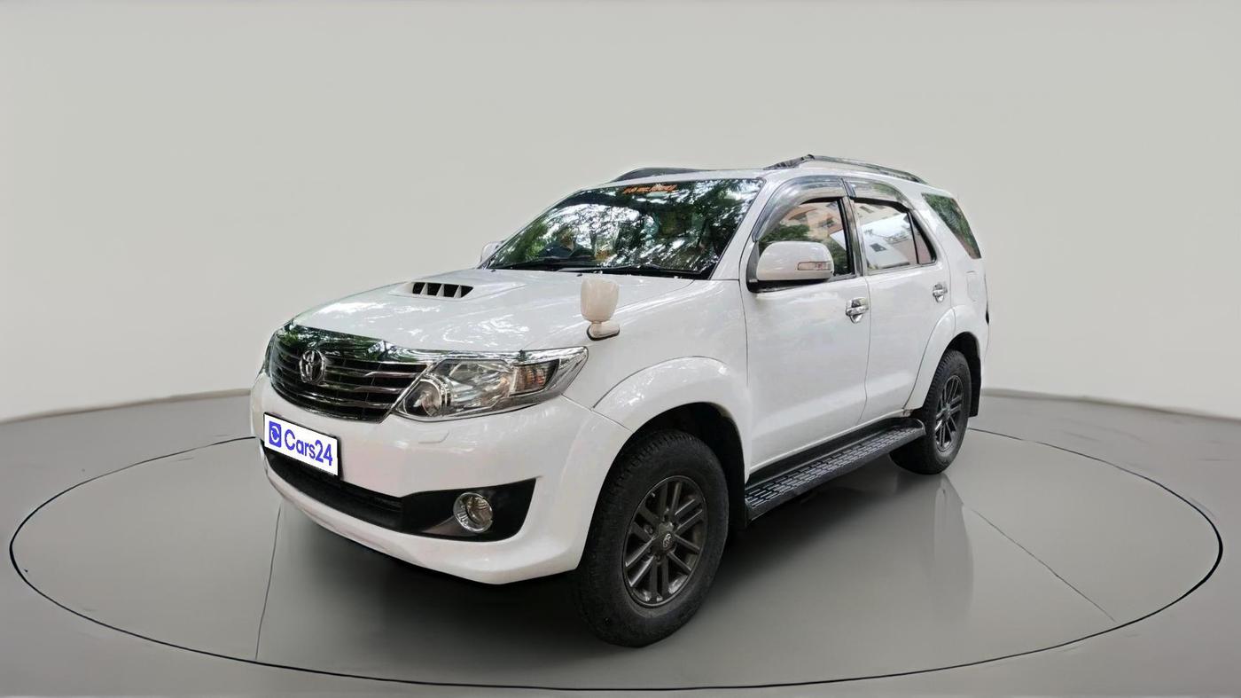 2013 Toyota Fortuner 3.0 4X2 AT, Diesel, Automatic, 1,15,569 km, exterior