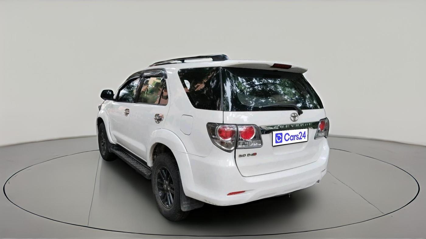 2013 Toyota Fortuner 3.0 4X2 AT, Diesel, Automatic, 1,15,569 km, exterior