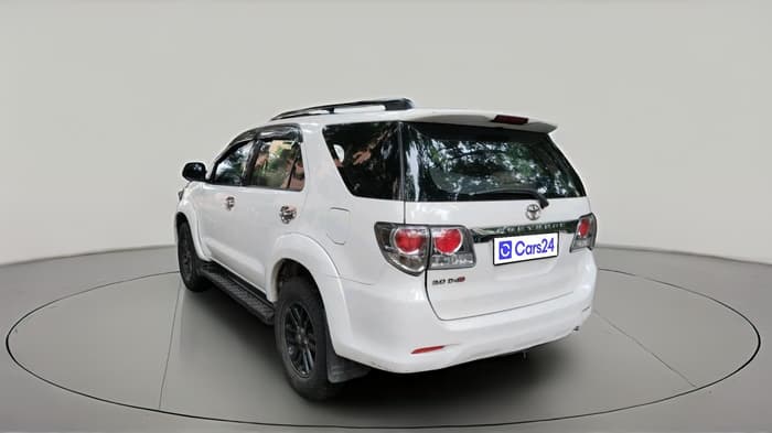 2013 Toyota Fortuner 3.0 4X2 AT, Diesel, Automatic, 1,15,569 km, exterior