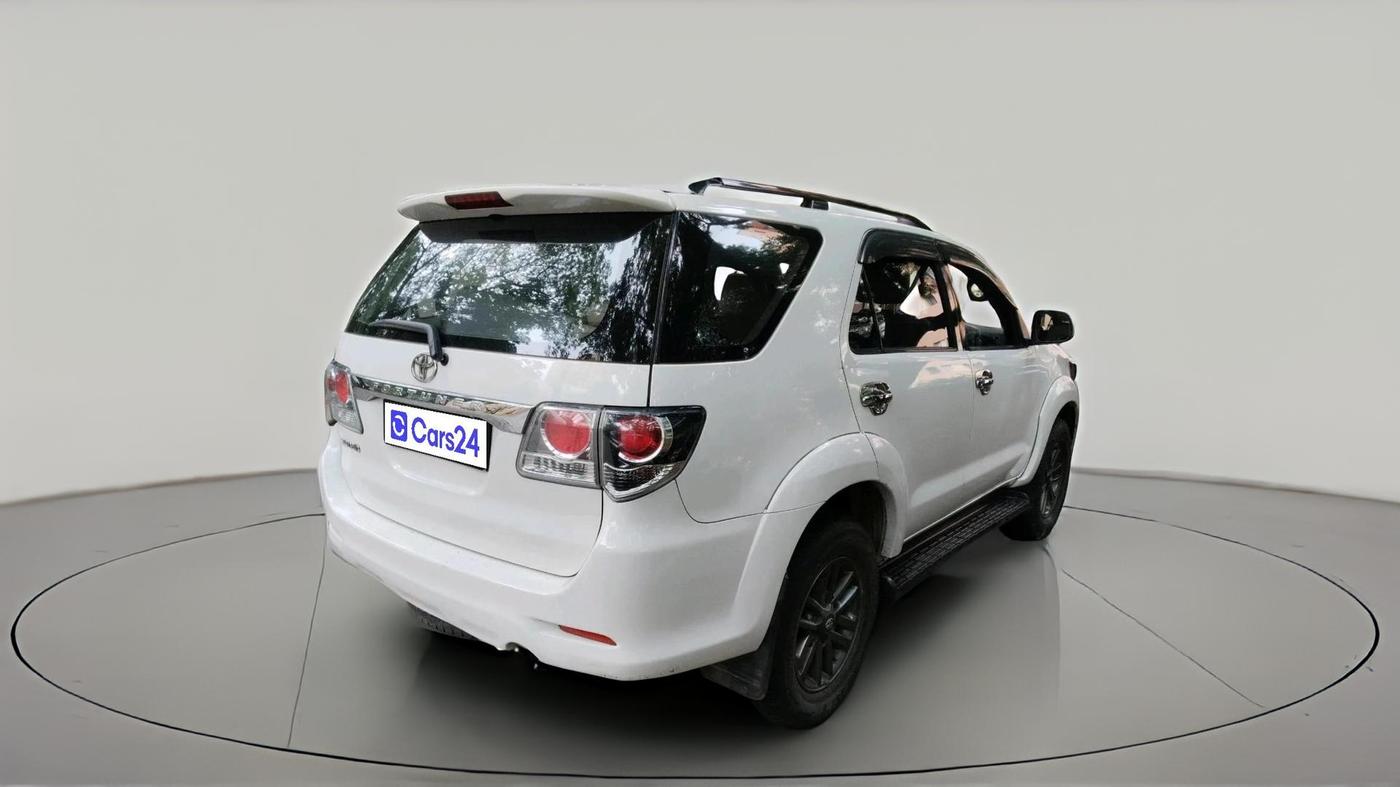 2013 Toyota Fortuner 3.0 4X2 AT, Diesel, Automatic, 1,15,569 km, exterior