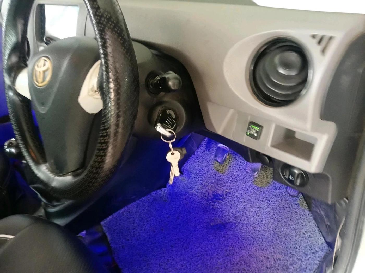 2011 Toyota Etios G, CNG, Manual, 2,36,380 km, interior