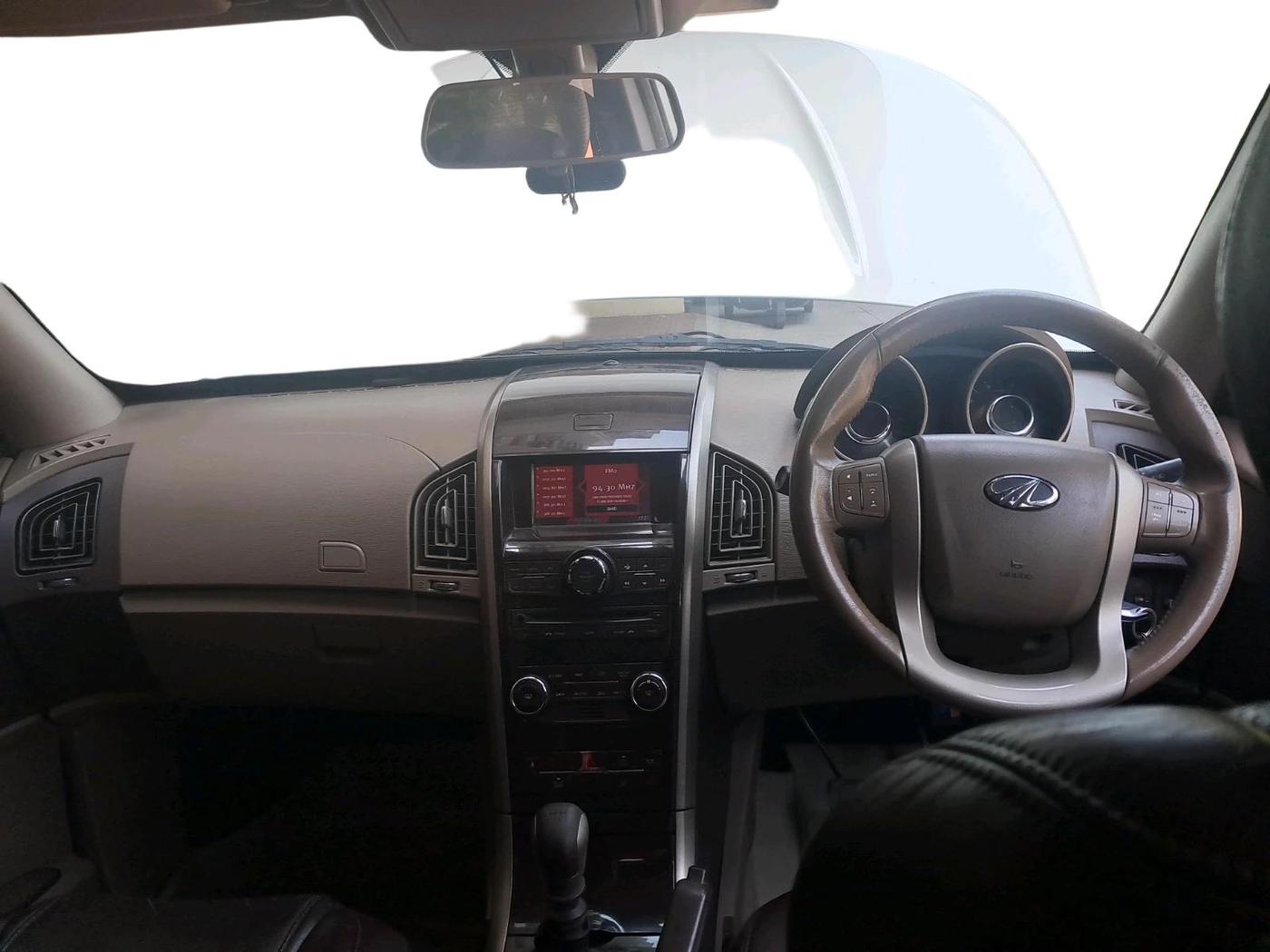 2013 Mahindra XUV500 W8, Diesel, Manual, 1,28,423 km, interior