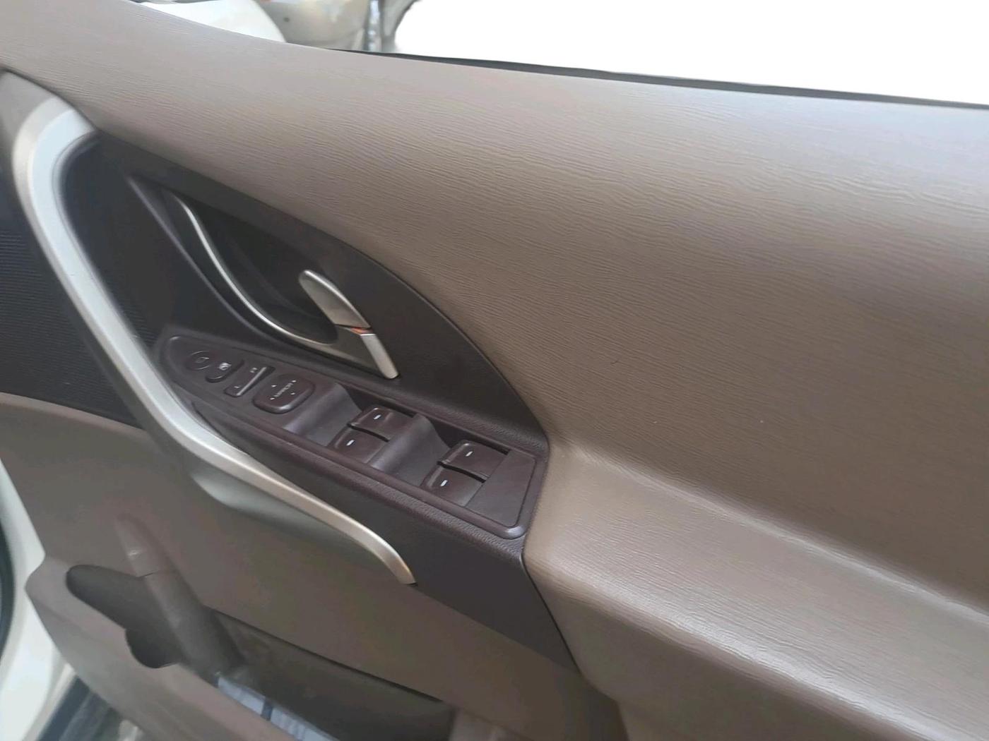 2013 Mahindra XUV500 W8, Diesel, Manual, 1,28,423 km, interior