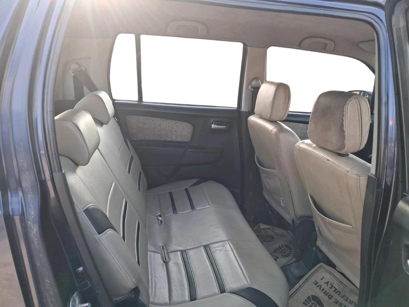 2017 Maruti Wagon R 1.0 VXI+, Petrol, Manual, 1,02,640 km, interior