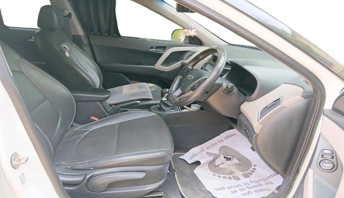2017 Hyundai Creta SX (O) 1.6 DIESEL, Diesel, Manual, 2,12,902 km, interior