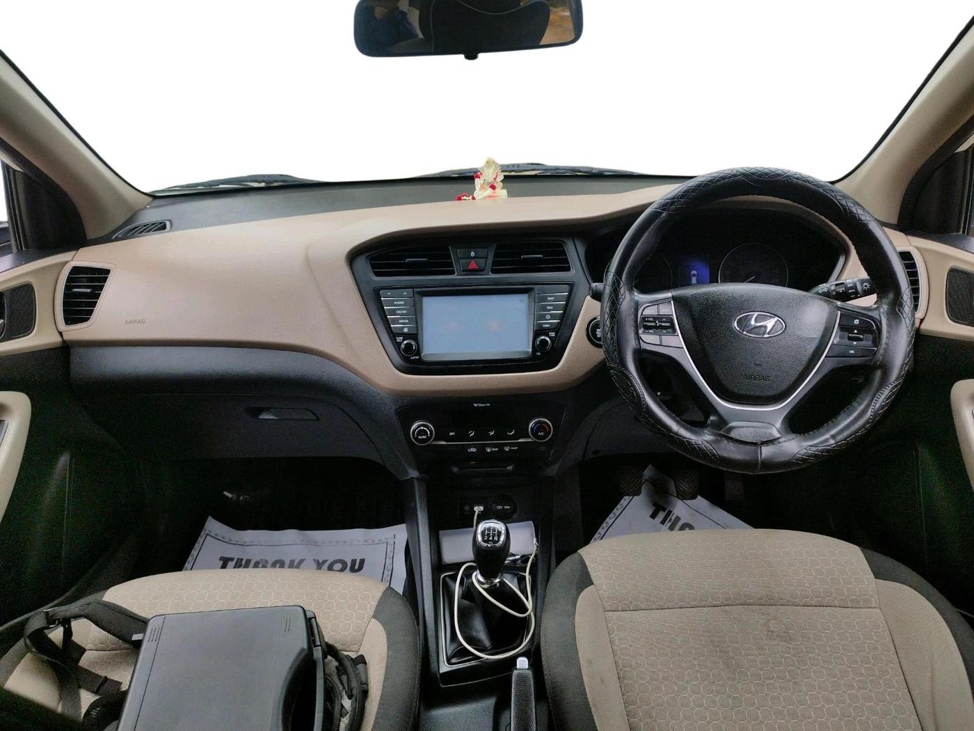 2017 Hyundai Elite i20 ASTA 1.2 (O), Petrol, Manual, 1,60,908 km, interior