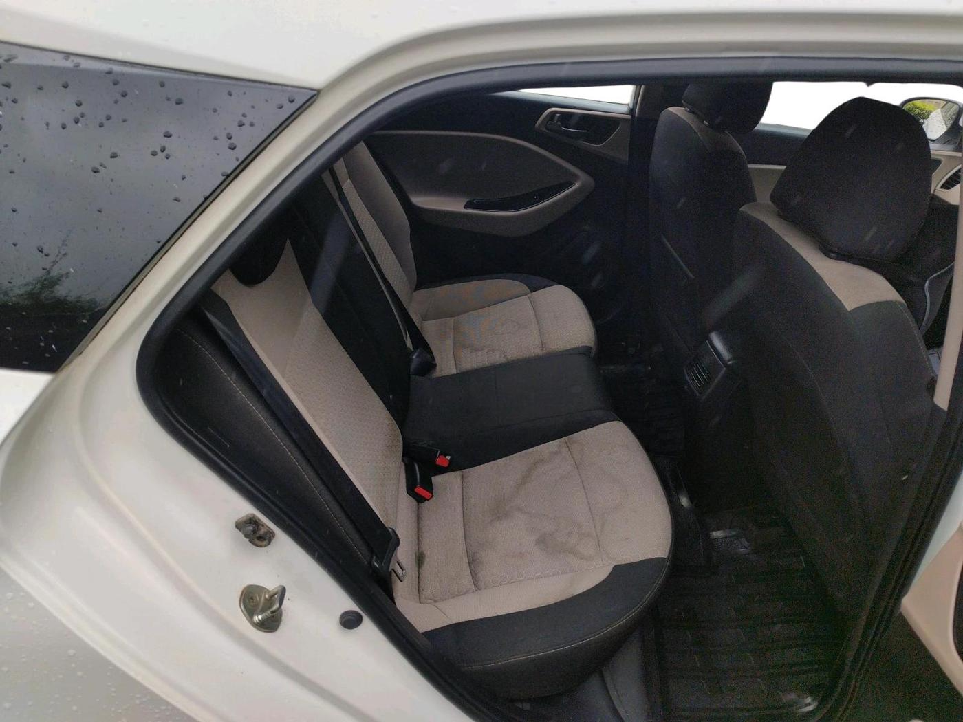 2017 Hyundai Elite i20 ASTA 1.2 (O), Petrol, Manual, 1,60,908 km, interior