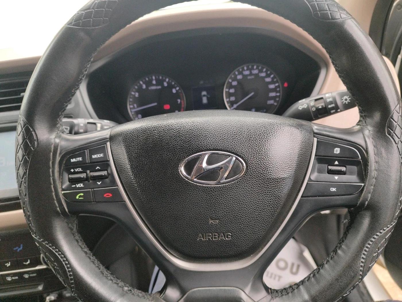 2017 Hyundai Elite i20 ASTA 1.2 (O), Petrol, Manual, 1,60,908 km, interior