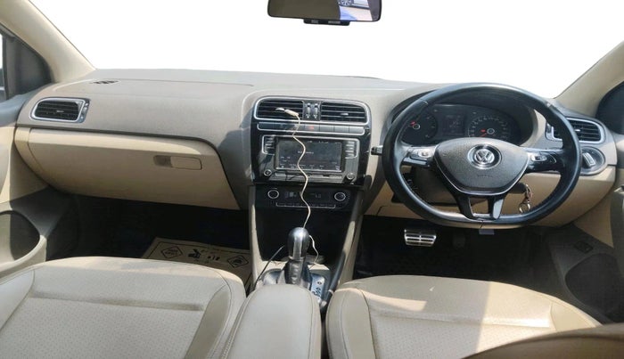 2015 Volkswagen Vento HIGHLINE 1.5 AT, Diesel, Automatic, 1,76,434 km, interior