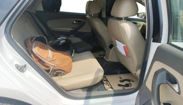 2015 Volkswagen Vento HIGHLINE 1.5 AT, Diesel, Automatic, 1,76,434 km, interior