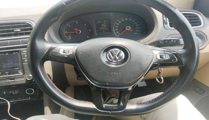 2015 Volkswagen Vento HIGHLINE 1.5 AT, Diesel, Automatic, 1,76,434 km, interior