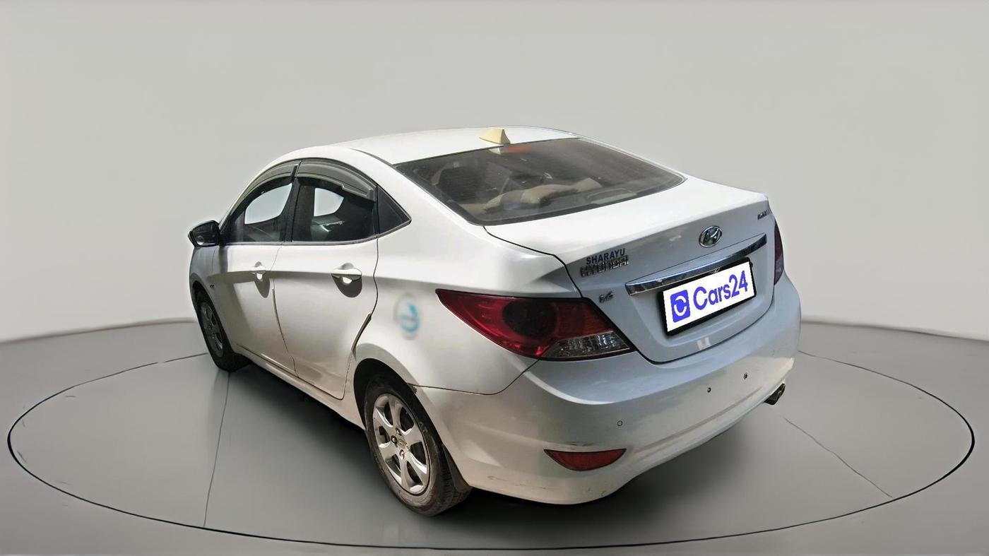 2013 Hyundai Verna FLUIDIC 1.6 VTVT EX, CNG, Manual, 1,31,585 km, exterior