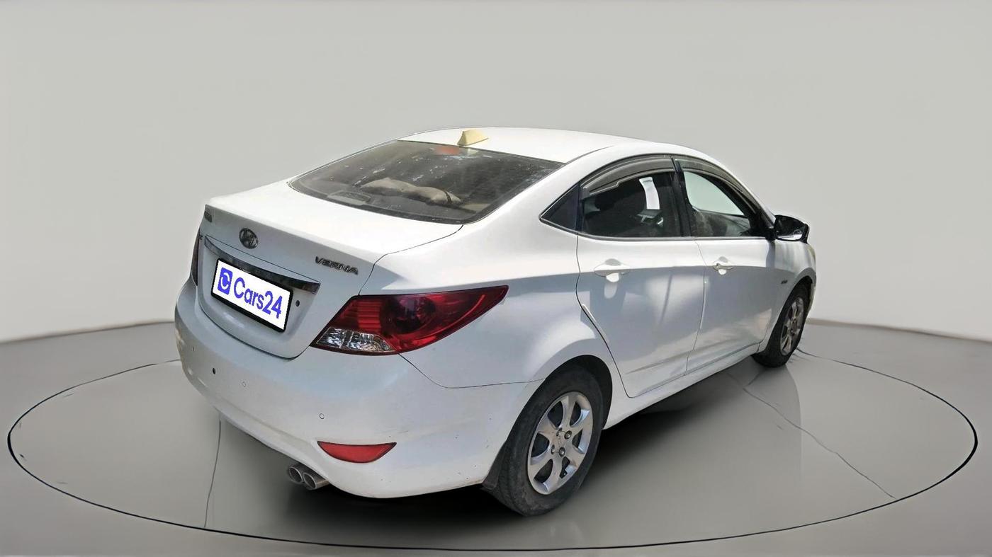 2013 Hyundai Verna FLUIDIC 1.6 VTVT EX, CNG, Manual, 1,31,585 km, exterior