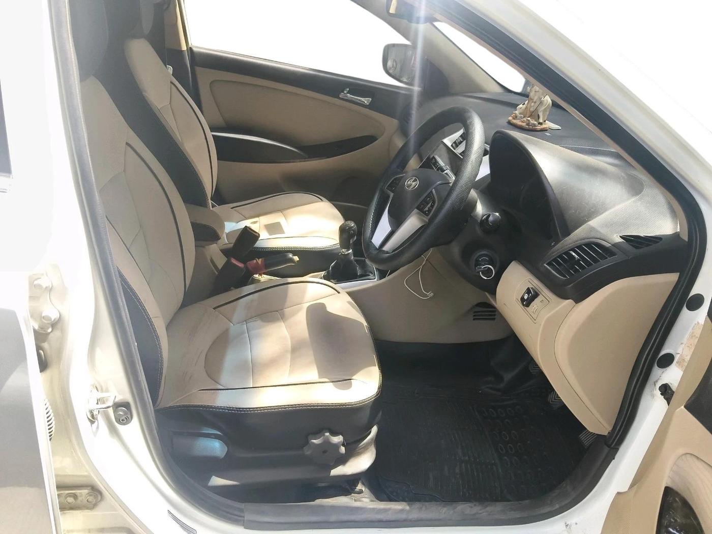 2013 Hyundai Verna FLUIDIC 1.6 VTVT EX, CNG, Manual, 1,31,585 km, interior