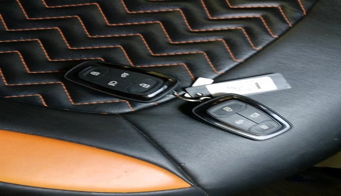 2019 Tata NEXON XZ PLUS PETROL DUAL TONE, Petrol, Manual, 74,430 km, interior