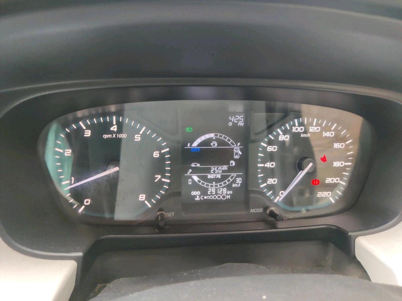 2023 Tata PUNCH ACCOMPLISHED DAZZLE PACK MT, Petrol, Manual, 29,128 km, interior