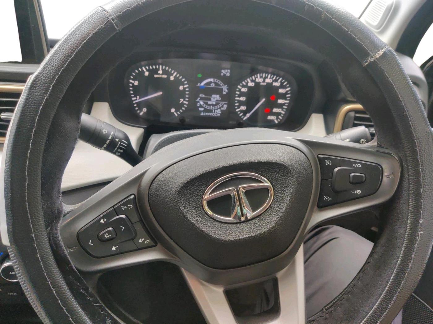 2023 Tata PUNCH ACCOMPLISHED DAZZLE PACK MT, Petrol, Manual, 29,128 km, interior