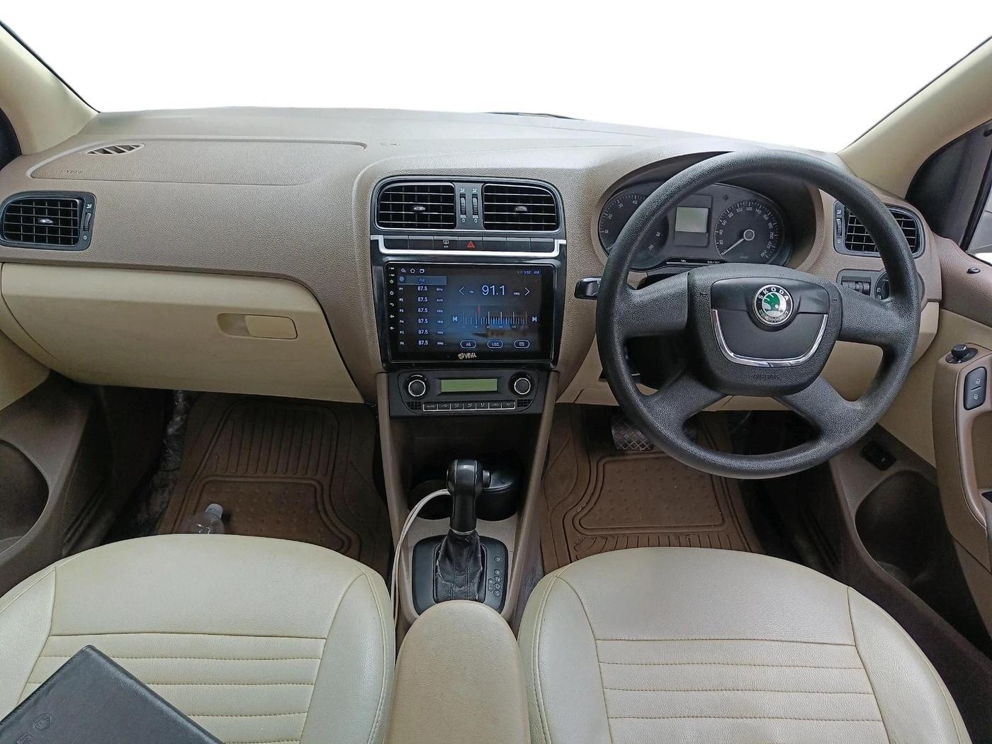 2012 Skoda Rapid ELEGANCE 1.6 MPI AT, Petrol, Automatic, 50,726 km, interior
