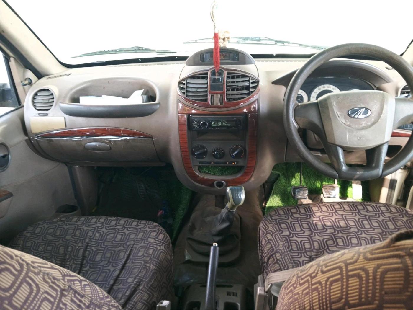 2011 Mahindra Xylo E4, Diesel, Manual, 3,46,930 km, interior