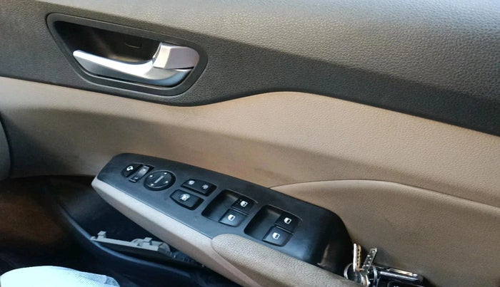 2018 Hyundai Verna 1.6 VTVT SX O, Petrol, Manual, 45,709 km, interior