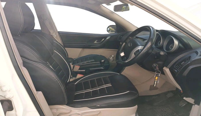 2016 Mahindra XUV500 W6, Diesel, Manual, 1,28,288 km, interior