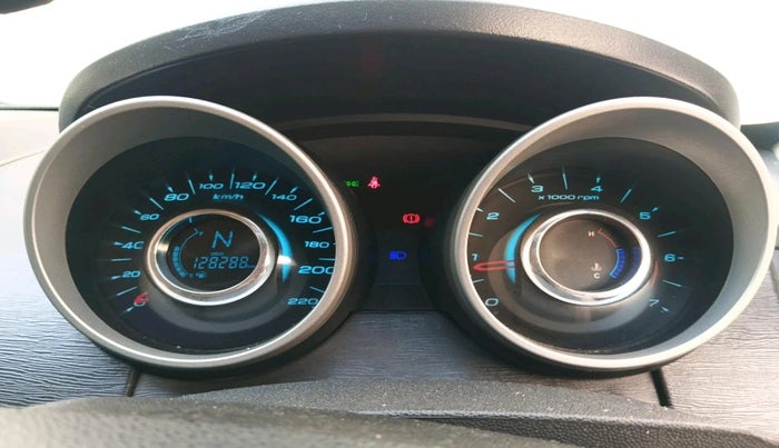 2016 Mahindra XUV500 W6, Diesel, Manual, 1,28,288 km, interior