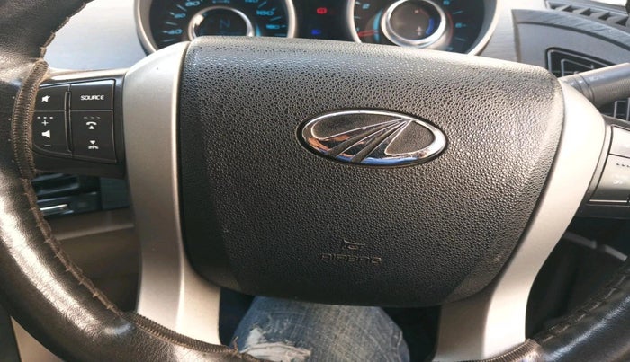 2016 Mahindra XUV500 W6, Diesel, Manual, 1,28,288 km, interior