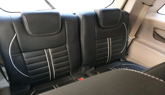 2016 Mahindra XUV500 W6, Diesel, Manual, 1,28,288 km, interior