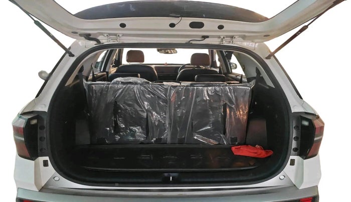 2025 Hyundai ALCAZAR Signature 7 STR 1.5 Turbo GDi Petrol DCT, Petrol, Automatic, 4,022 km, exterior