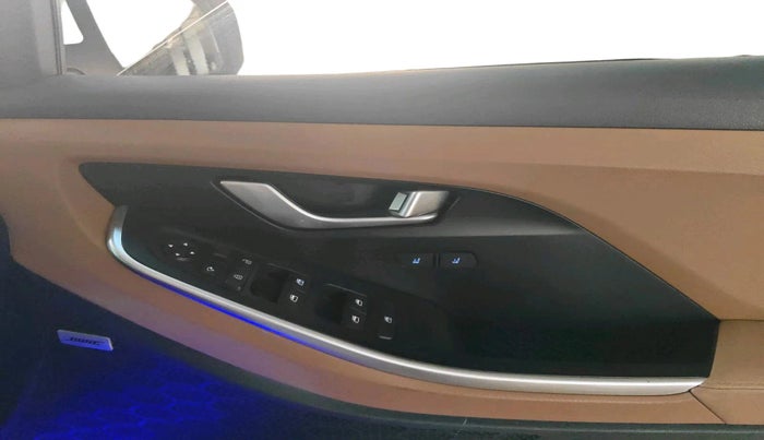 2025 Hyundai ALCAZAR Signature 7 STR 1.5 Turbo GDi Petrol DCT, Petrol, Automatic, 4,022 km, interior