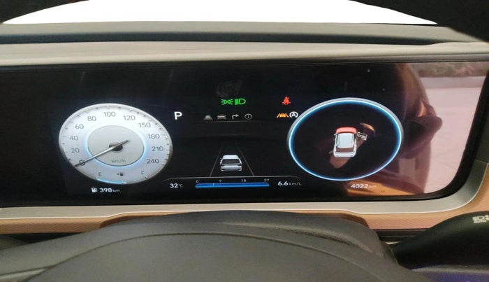 2025 Hyundai ALCAZAR Signature 7 STR 1.5 Turbo GDi Petrol DCT, Petrol, Automatic, 4,022 km, interior