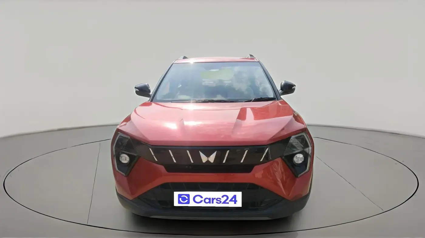 2025 Mahindra XUV 3XO AX5 1.2 L TCMPFI AT, Petrol, Automatic, 4,269 km, exterior