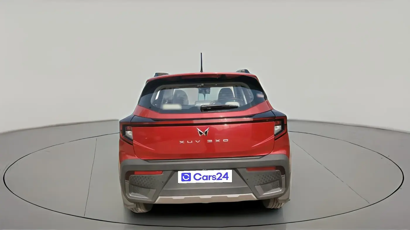 2025 Mahindra XUV 3XO AX5 1.2 L TCMPFI AT, Petrol, Automatic, 4,269 km, exterior
