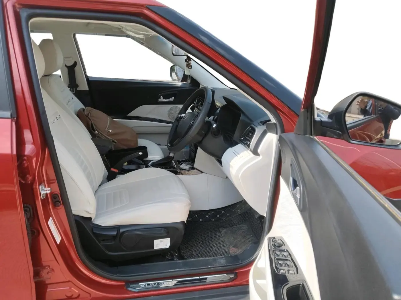 2025 Mahindra XUV 3XO AX5 1.2 L TCMPFI AT, Petrol, Automatic, 4,269 km, interior