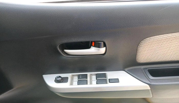 2015 Maruti Wagon R 1.0 LXI CNG, CNG, Manual, 1,08,549 km, interior