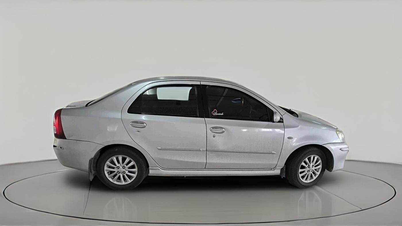 2011 Toyota Etios V, CNG, Manual, 1,69,457 km, exterior