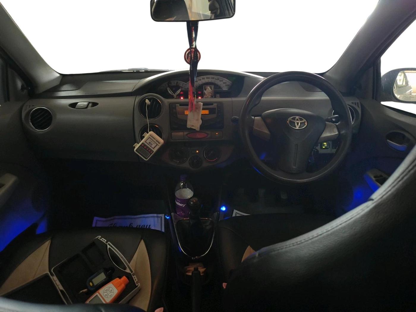 2011 Toyota Etios V, CNG, Manual, 1,69,457 km, interior